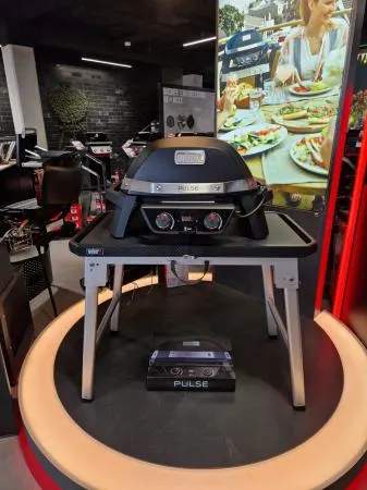 Weber Pulse 2000 Elektrogrill Set inkl. Tisch und Abdeckhaube